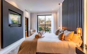 Blizz Boutique Hotel